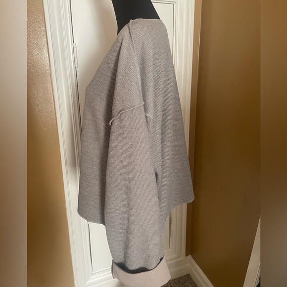 SOLD Urban Outfitters Jax Notch Sweater Size Xl Light Gray - Picture 3 of 7